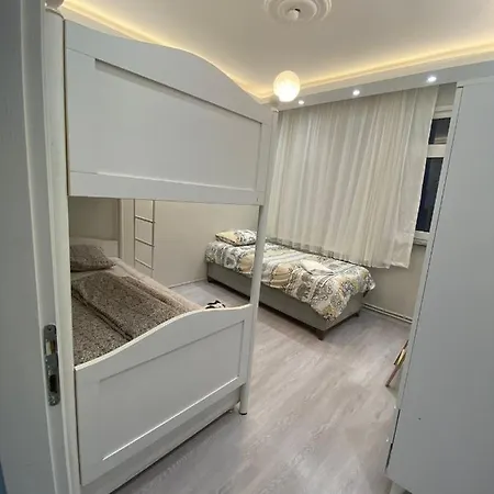 Apartamento Devasa Bueyuek Konut 3+1 Derya Estambul
